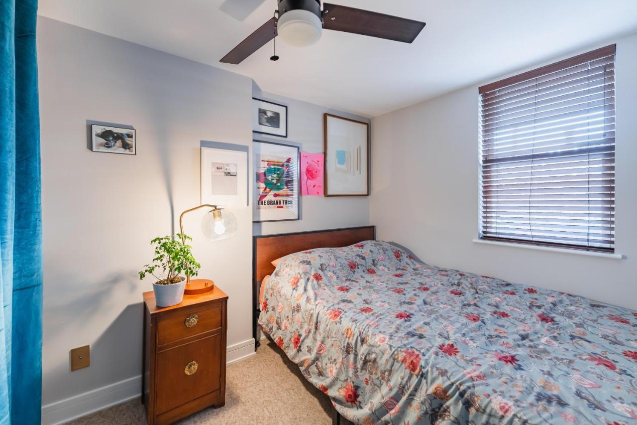 Bedroom In Thoughtfully Decorated East Passyunk Home Philadelphia Exterior photo