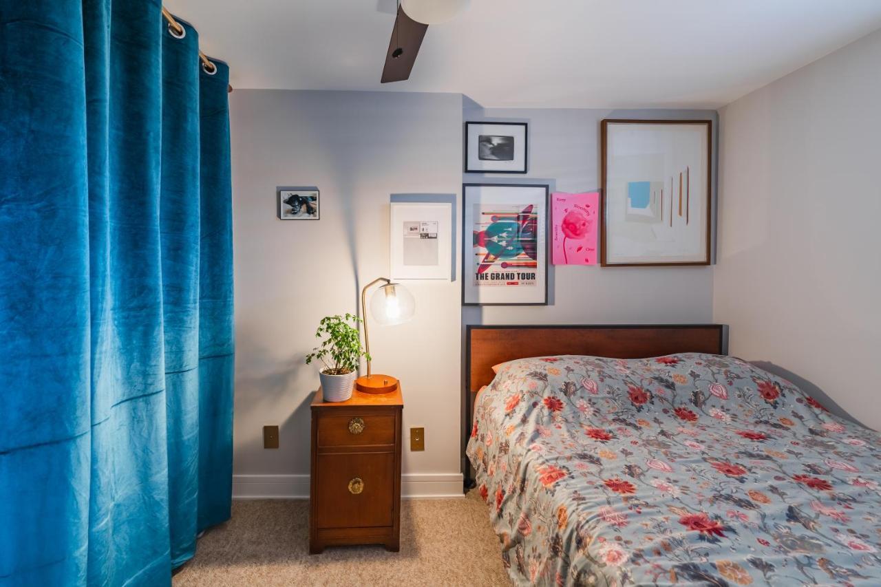 Bedroom In Thoughtfully Decorated East Passyunk Home Philadelphia Exterior photo
